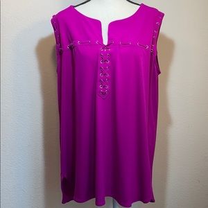Peter Nygard sleeveless V-neck laced up front top